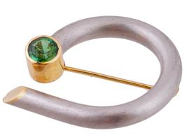 PLATINUM 18KT GOLD AND GREEN SPINEL GEM STONE