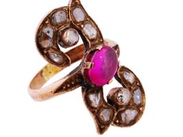 ANTIQUE 14K GOLD RUBY AND DIAMONDS RING