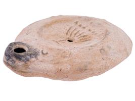 ANCIENT ROMAN JUDAICA OIL LAMP WITH MENORAH IMAGE