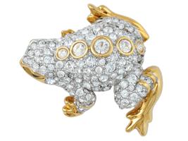 STATEMENT FROG BROOCH SET WITH SWAROVSKI CRYSTALS