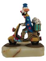 VINTAGE AMERICAN CLOWN W DOG FIGURINE BY RON LEE