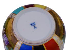 COLLECTION OF GERMAN MEISSEN PORCELAIN BOWL SAUCERS