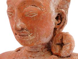 ANCIENT THAI DVARAVATI EARTHENWARE SEATED FIGURE