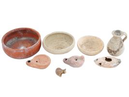 ANCIENT ROMAN TERRACOTTA OIL LAMPS, PLATES AND JUG