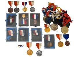 COLLECTION OF AMERICAN SCHOOL MEDALS OF 1960S