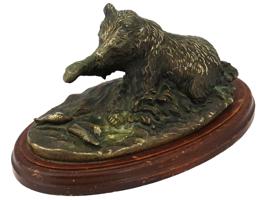 BEAR AND FISH BRONZE SCULPTURE AFTER TERRELL O BRIEN