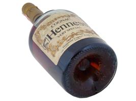 VINTAGE BOTTLE OF HENNESSY VERY SPECIAL COGNAC SEALED