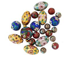 COLLECTION OF CHINESE FLORAL CLOISONNE ENAMEL BEADS