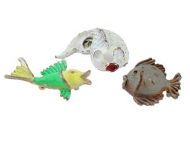 THREE VINTAGE AMERICAN ENAMEL FISH BROOCHES