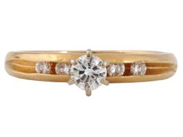 VINTAGE ARTCARVED 14K GOLD DIAMOND ENGAGEMENT RING