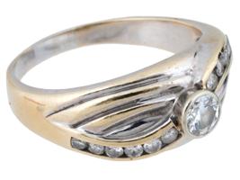 AMERICAN 14K GOLD RING WITH NATURAL DIAMONDS