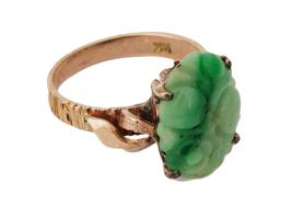 VINTAGE 14K YELLOW GOLD AND CARVED JADE RING
