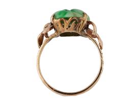 VINTAGE 14K YELLOW GOLD AND CARVED JADE RING