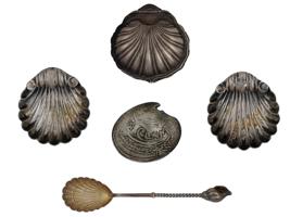 FIVE ANTIQUE STERLING SILVER SHELL SHAPED ITEMS