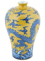 ANTIQUE MING CHINESE PORCELAIN DRAGON VASE