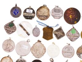 LARGE VINTAGE COLLECTION OF ARGENTINE BADGES