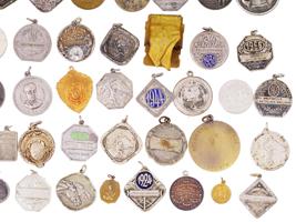 LARGE VINTAGE COLLECTION OF ARGENTINE BADGES