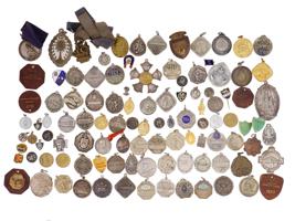 LARGE VINTAGE COLLECTION OF ARGENTINE BADGES