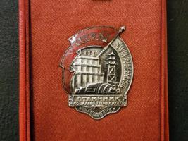 ORDER OF LENIN WITH DOCS RARE BADGES IN GOLD AND PLATINUM