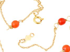 14K GOLD AND CORAL NECKLACE AND MATCHING EARRINGS