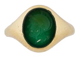 ANTIQUE VICTORIAN INTAGLIO 18K GOLD CHALCEDONY RING