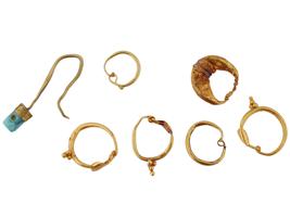 GROUP OF ANCIENT ROMAN EMPIRE GOLD EARRINGS