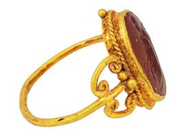 ANCIENT GREEK GOLD INTAGLIO CARNELIAN STONE RING