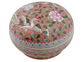 VINTAGE CHINESE FAMILLE ROSE PORCELAIN LIDDED BOX