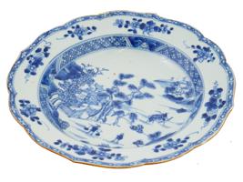 18TH CENTURY CHINESE BLUE AND WHITE PORCELAIN DISH