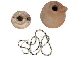 ANCIENT ROMAN GLASS AND CLAY ITEMS 100 TO 300 AD