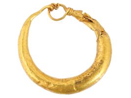 ANCIENT ROMAN LOOP TYPE EARRING MADE OF GOLD