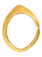 ANCIENT GOLD EARRING FEATURING AN OVAL FORM