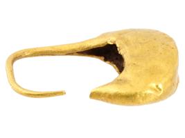 ANCIENT GREEK GOLD EARRING IN THE SHAPE OF A BOAT