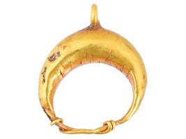 ANCIENT ROMAN EMPIRE CRESCENT SHAPED GOLD EARRING