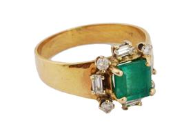 VINTAGE 14K GOLD RING W EMERALD AND DIAMONDS