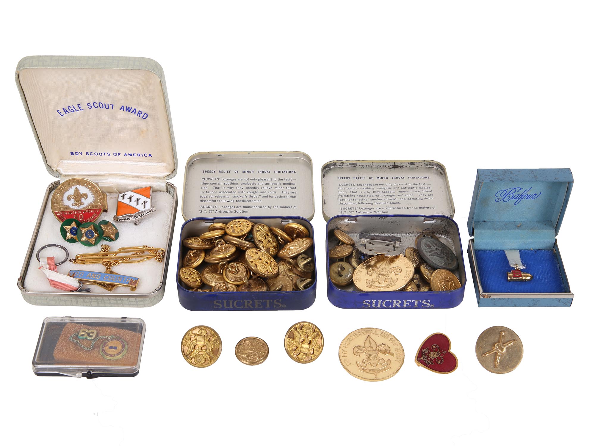 COLLECTION OF BOY SCOUTS ITEMS AND MEMORABILITY PIC-1