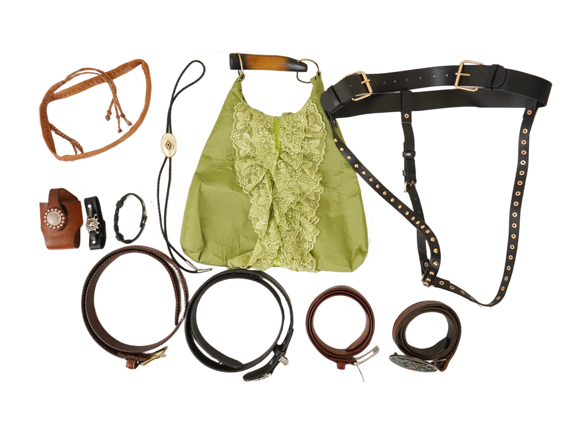 LOT OF VARIOUS VINTAGE BELT ACCESSORIES WITH BAG PIC-