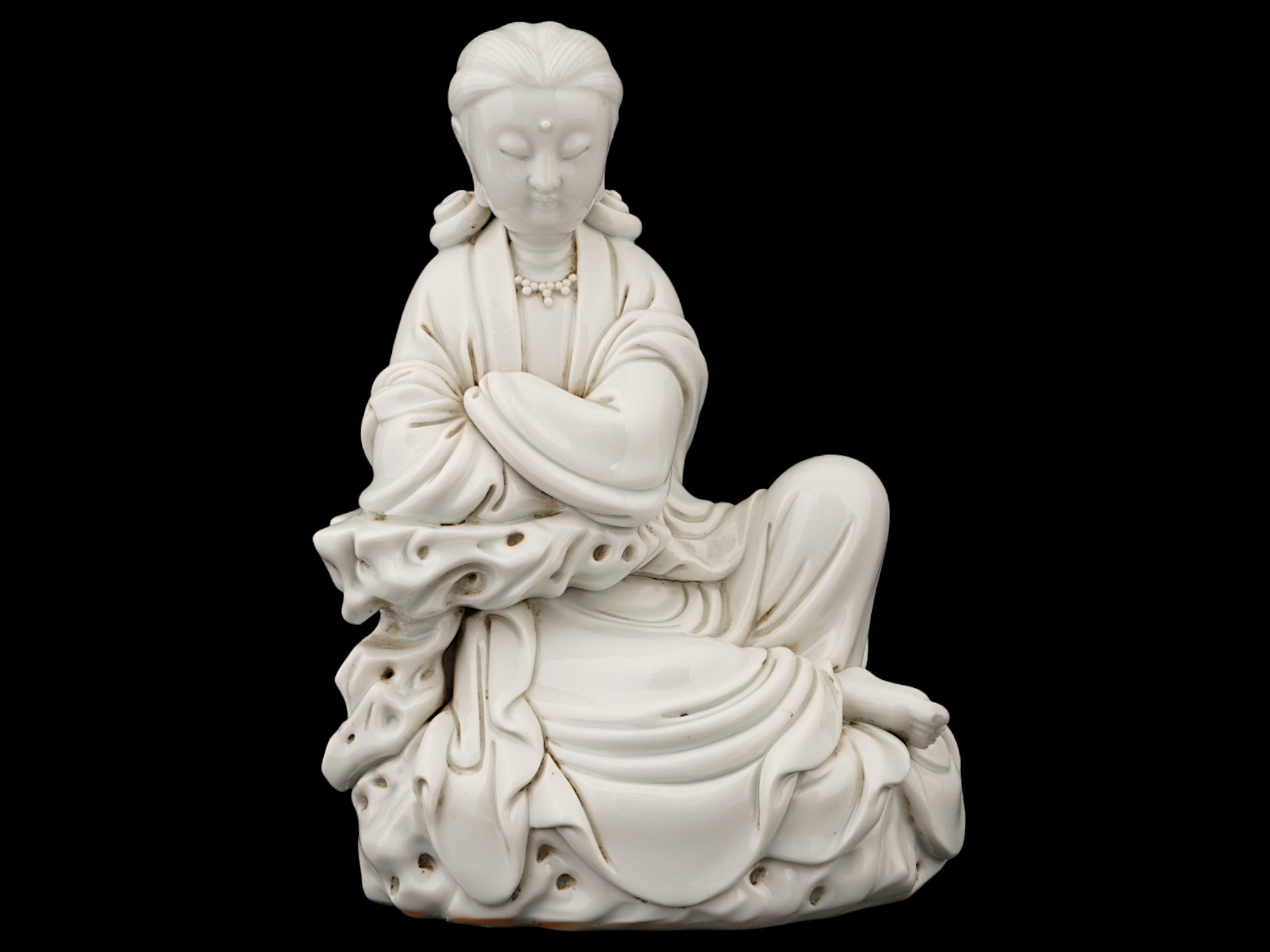ANTIQUE BLANC DE CHINE PORCELAIN GUANYIN FIGURINE PIC-