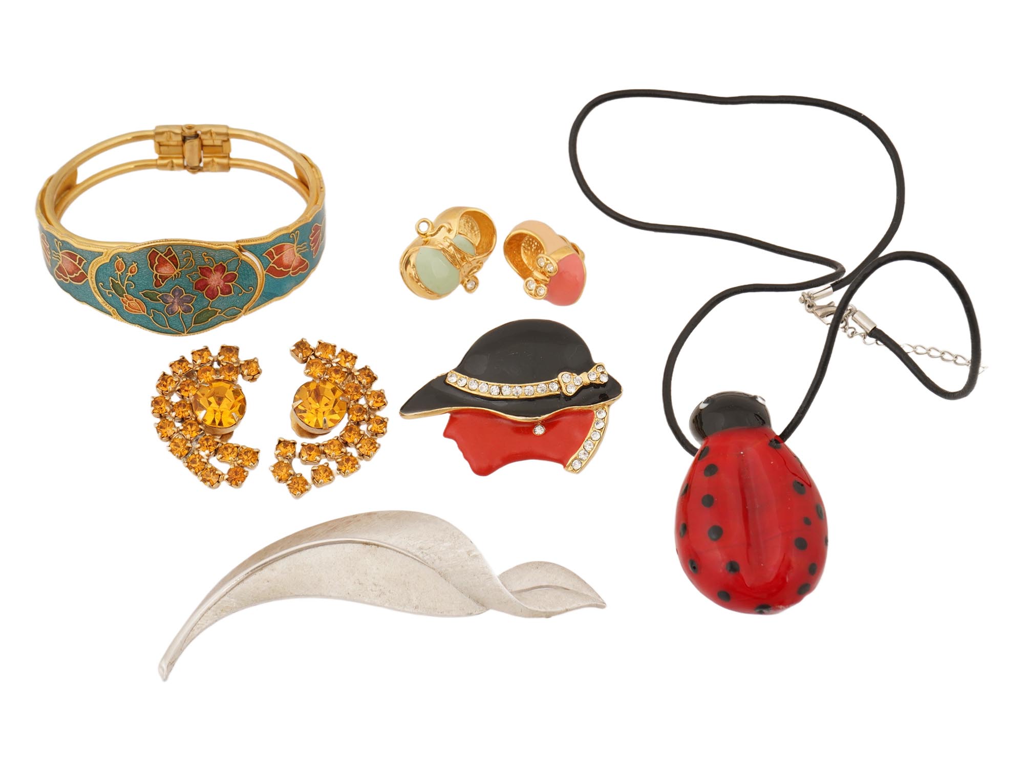 COLLECTION OF VINTAGE ENAMEL COSTUME JEWELRY PIC-