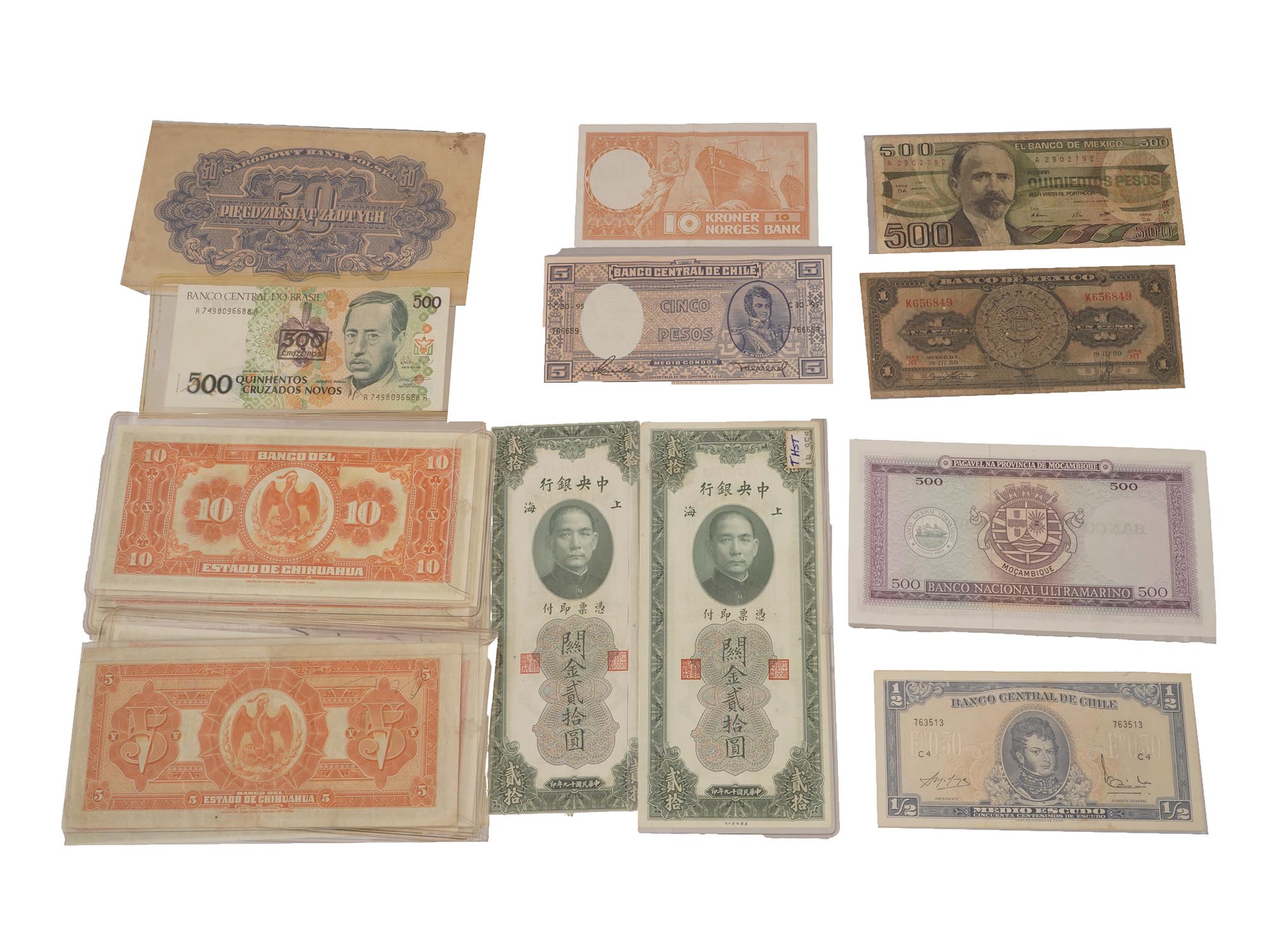COLLECTION OF ASSORTED VINTAGE FOREIGN BANKNOTES PIC-