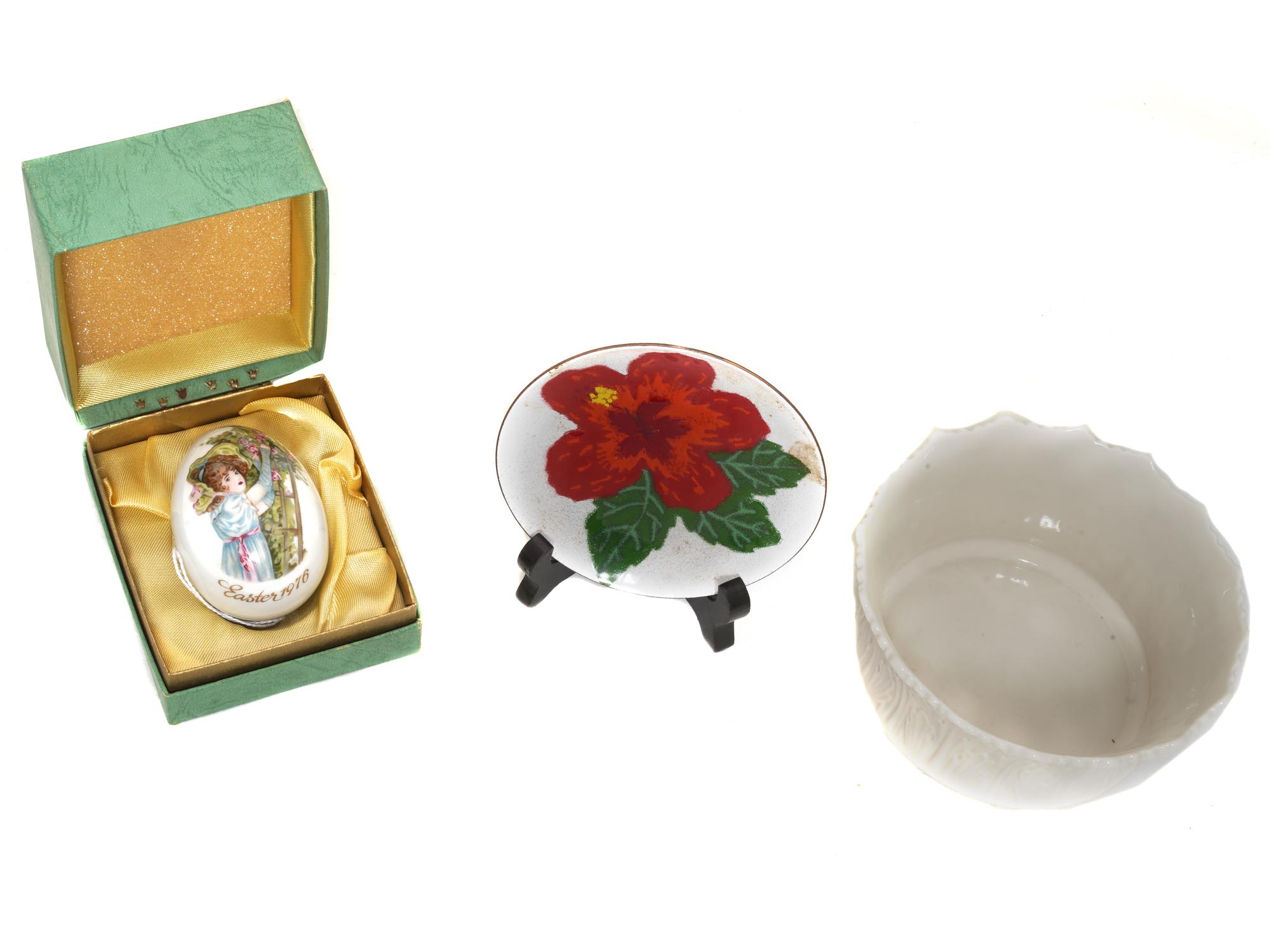 A LOT OF VINTAGE PORCELAIN ITEMS, 9 PIECES PIC-5