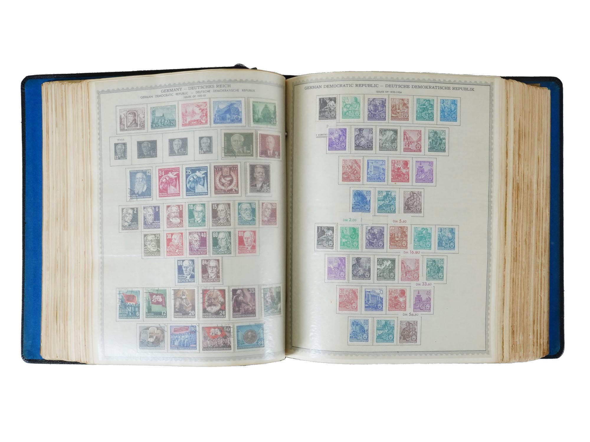 PAIR OF VINTAGE MASTER GLOBAL STAMP ALBUMS WITH STAMPS PIC-6