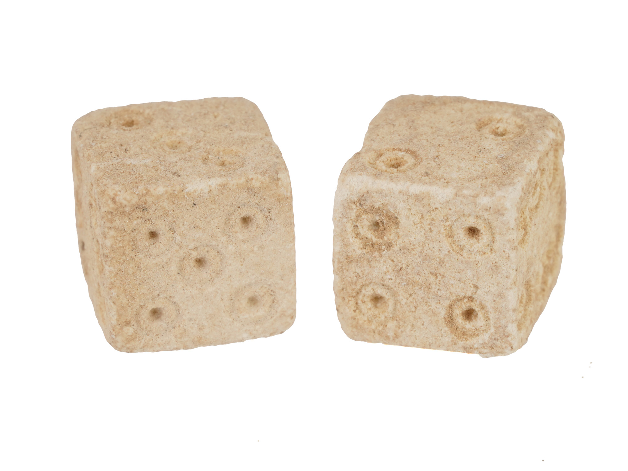 PAIR OF ANCIENT ROMAN STONE DICE 100 TO 300 AD PIC-