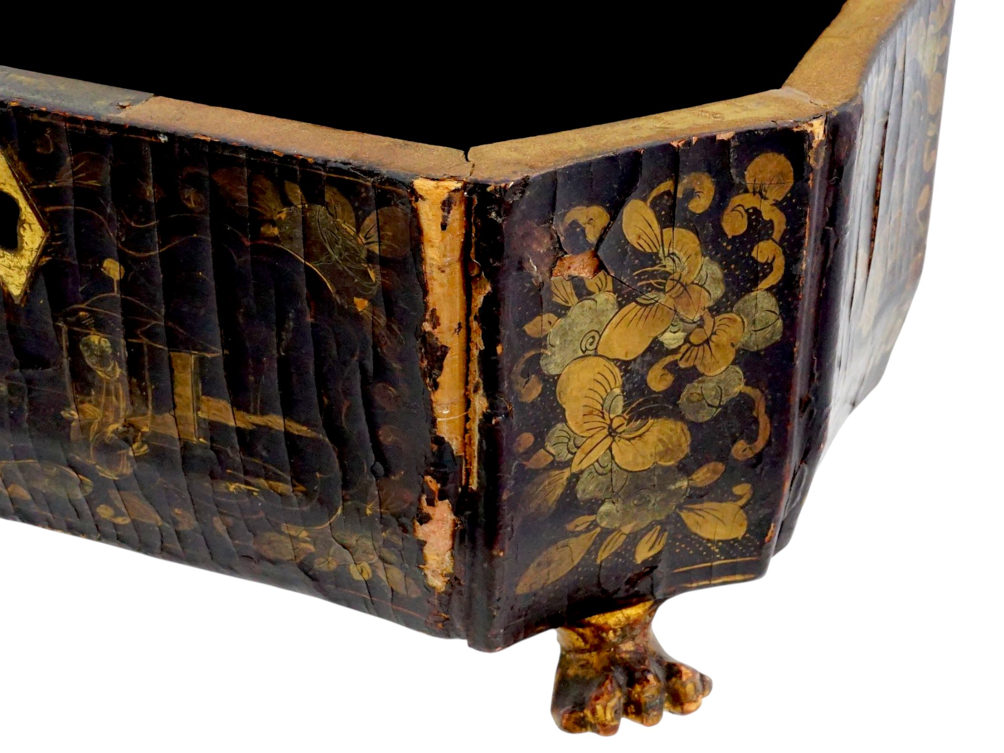 ANTIQUE 19TH CENTURY CHINESE EXPORT PAINTED LEATHER BOX PIC-11