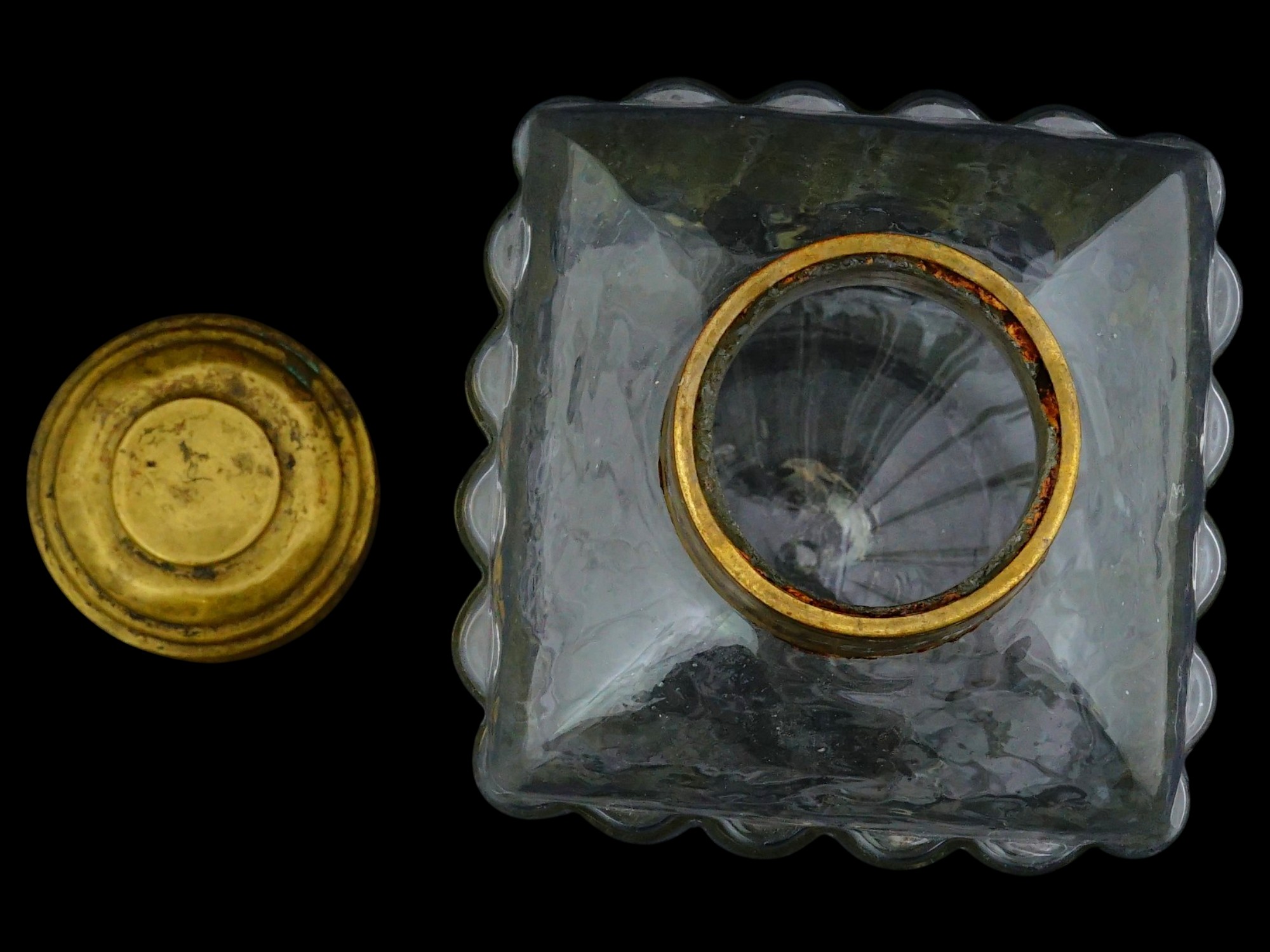 ANTIQUE RIBBED DESIGN GLASS TEA CADDY WITH BRASS LID PIC-7