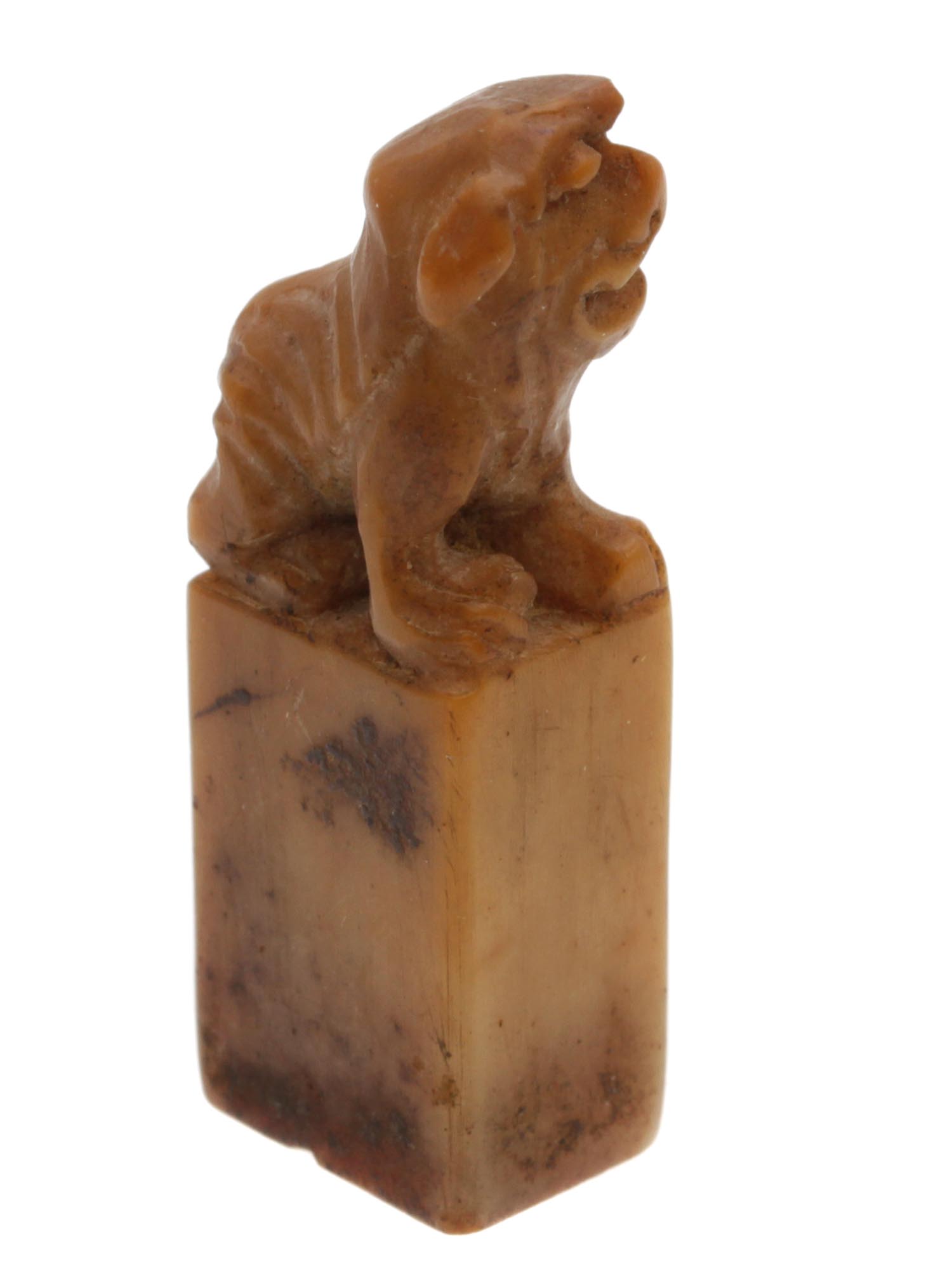 AN ANTIQUE CHINESE CARVED SOAPSTONE SEAL PIC-1