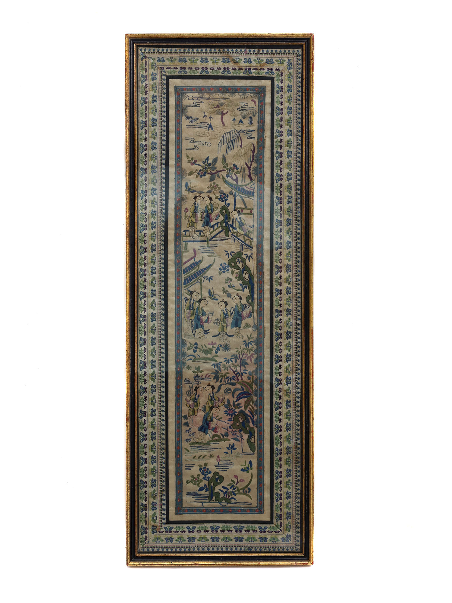 A CHINESE FRAMED SILK EMBROIDARY, 19TH CEN. PIC-0