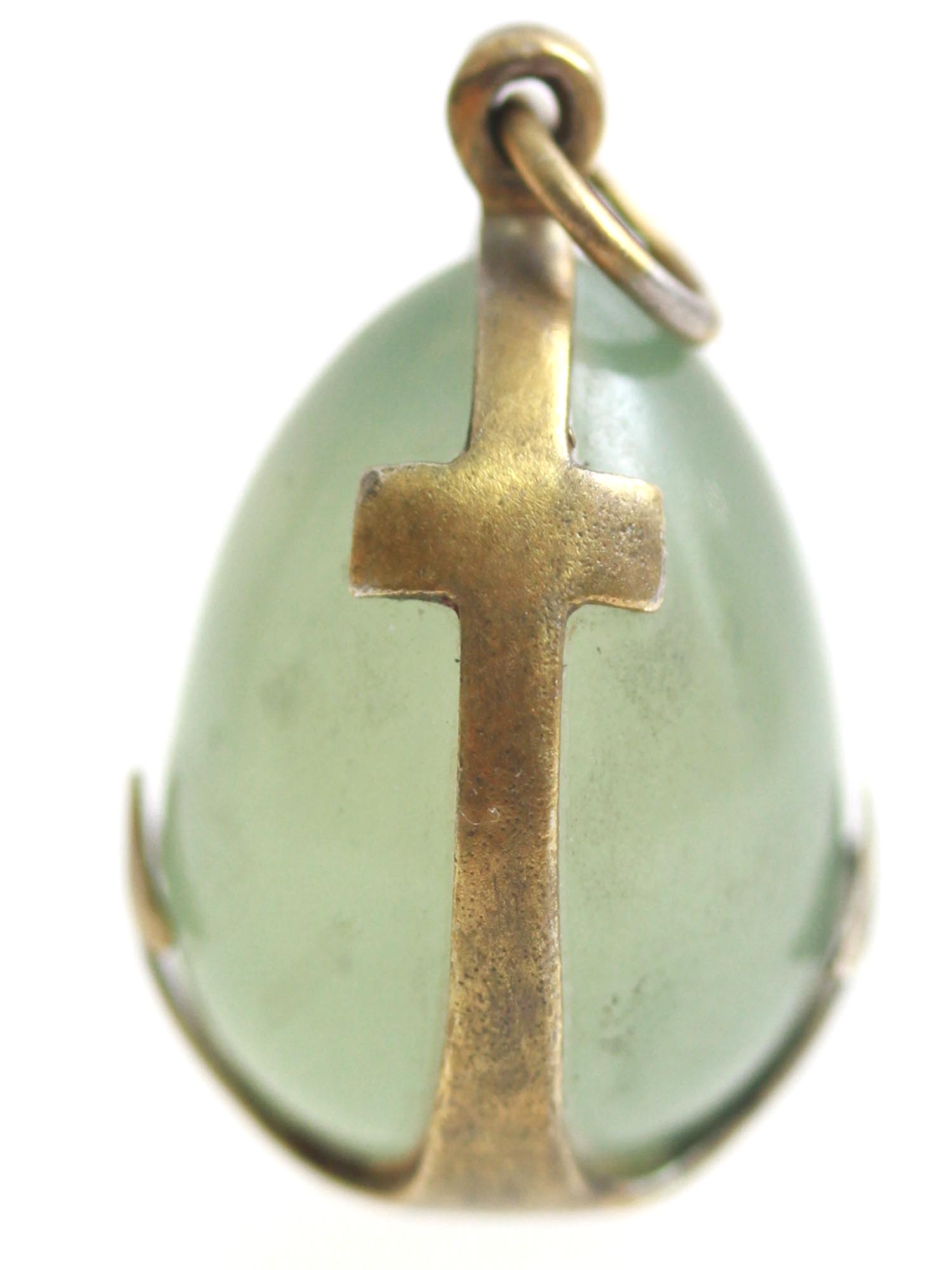 A RUSSIAN GILT SILVER AND JADE EGG PENDANT PIC-1