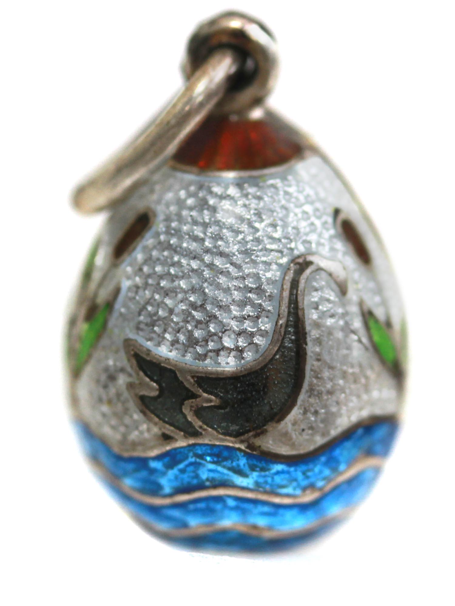 A RUSSIAN SILVER AND ENAMEL EGG PENDANT PIC-0