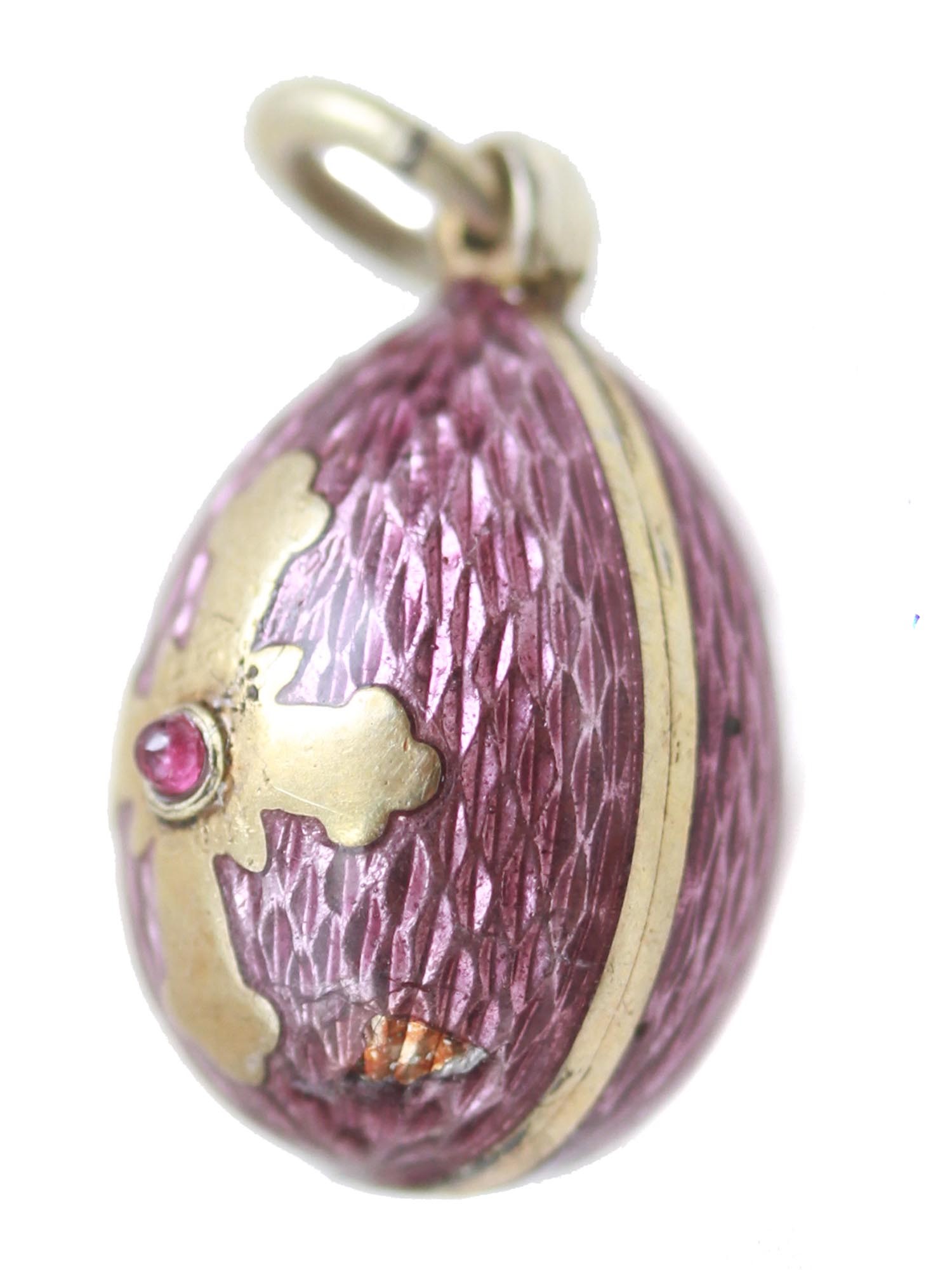 A RUSSIAN GILT SILVER AND ENAMEL EGG PENDANT PIC-1